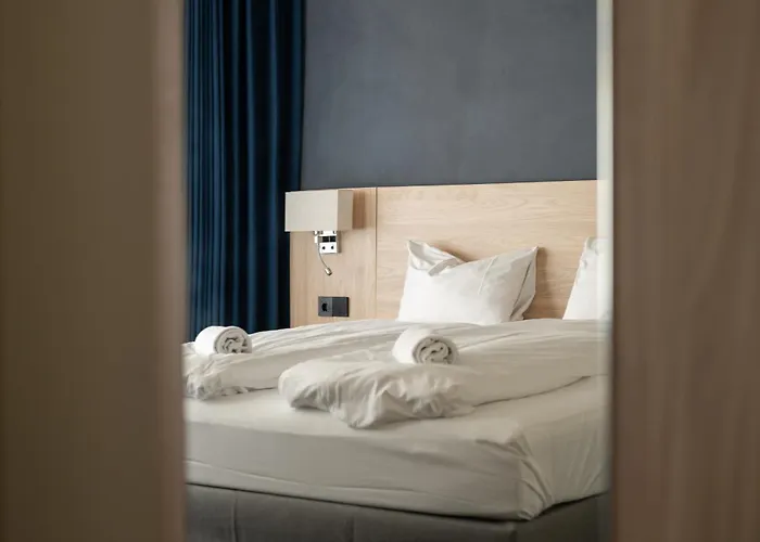 Breeze Hotel Victoria