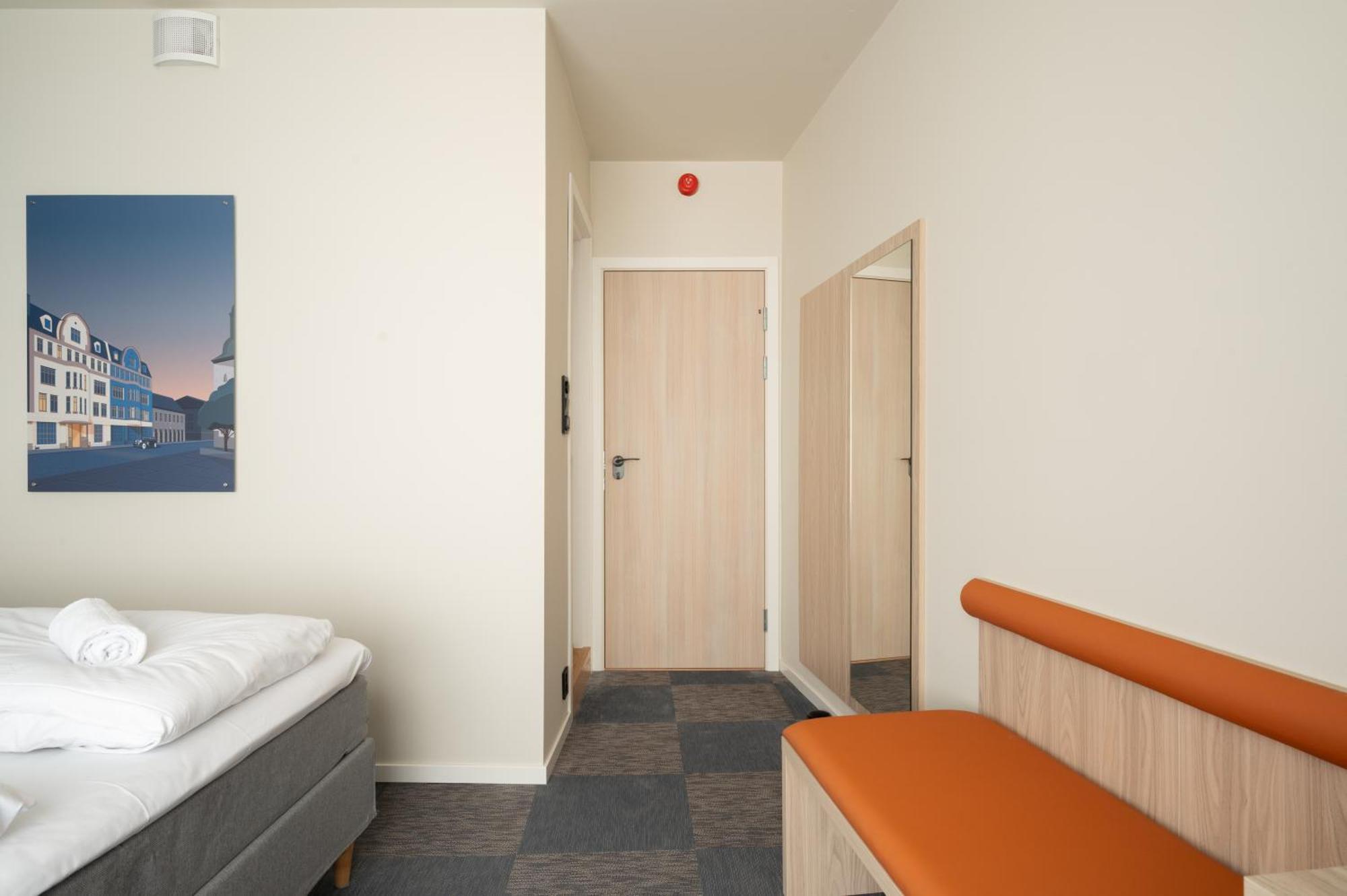Breeze Victoria Hotel